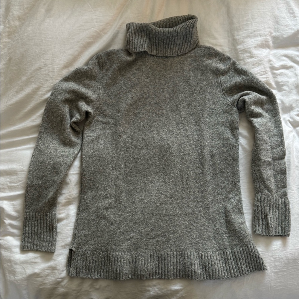 JCREW TURTLENECK SWEATER S